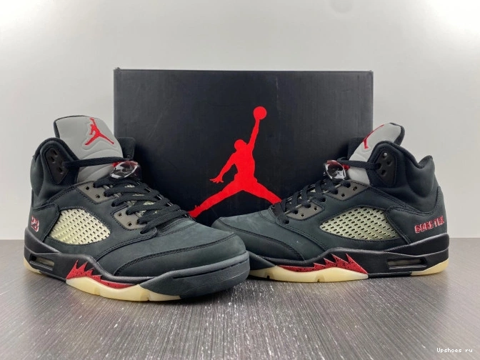 DR0092-001 Jordan Gore-Tex Retro Off-Noir 5 1229